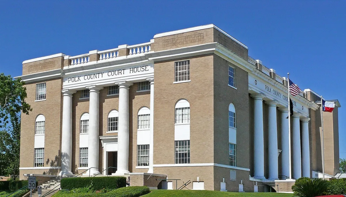 courthouse columns