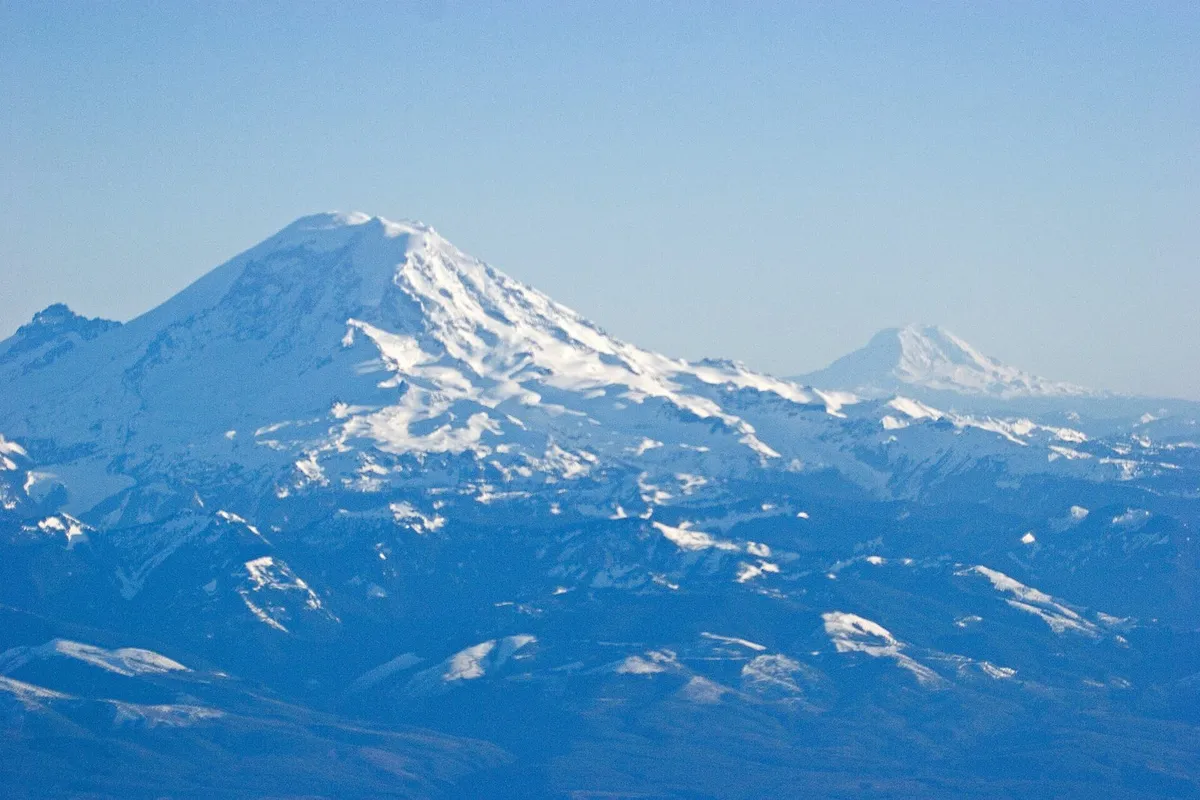 airplane Mount Rainier