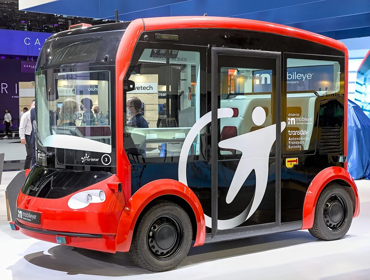 autonomous shuttle bus