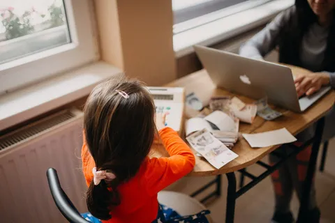 Amazon’s Return-to-Office Mandate Sparks Backlash Among Working Parents: A Shift Away from Flexibility