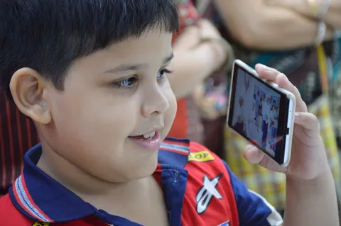 Navigating the Digital Dilemma: A Parent’s Journey to Balance Safety and Innocence in the Age of Smartphones